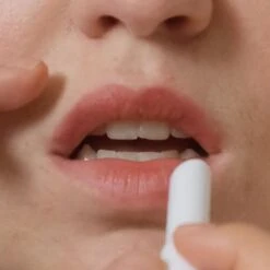 Baume à Lèvres Teinté 38 Baume à Lèvres Teinté -Dermalogicas Skincare Boutique vignette mathilde bordeaux